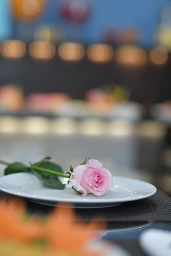 Hanoi Elpis Hotel & Spa Экстерьер фото